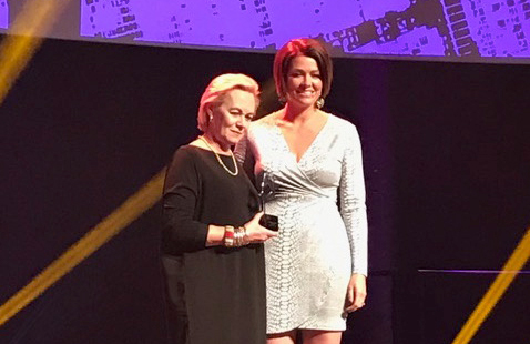 Robyn de Villiers, Présidente et CEO de Burson-Marsteller Afrique, a représenté Blast Burson-Marsteller lors de la cérémonie de remise de prix.