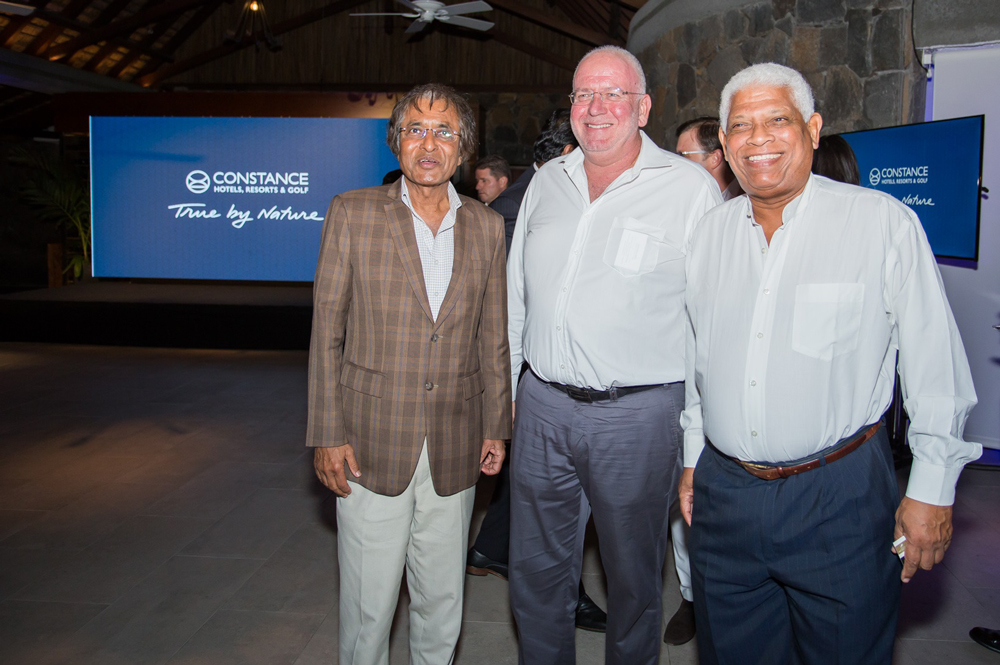 Jean Jacques Vallet, CEO de Constance Hotels, Resorts & Golf, en compagnie du ministre du Tourisme Anil Gayan et Claude Narain, Senior Training & External Relations Advisor, Constance Hospitality Training Centre.